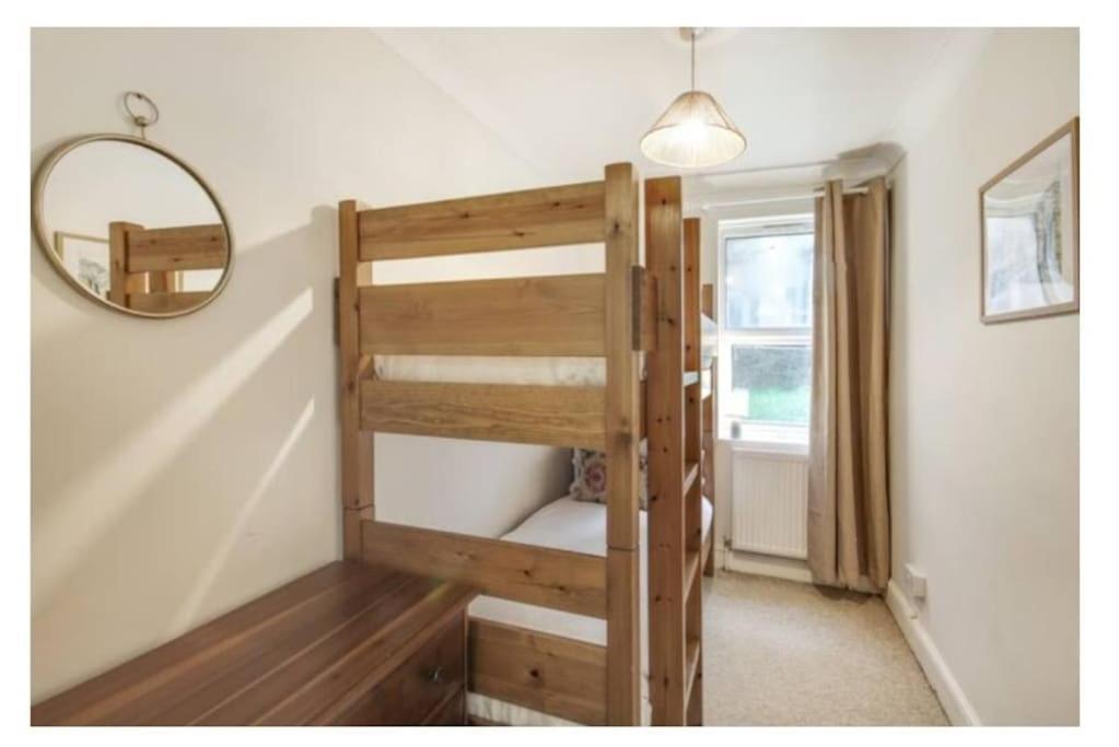 Central 2 Bedroom Garden Flat With Free Parking Royal Tunbridge Wells Exterior photo